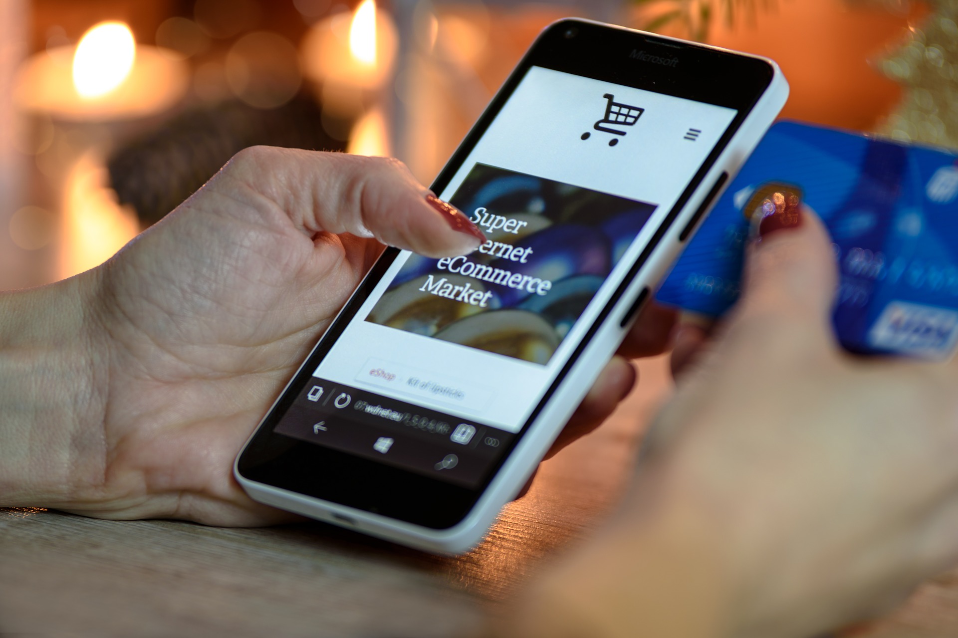 eCommerce mobile shopper